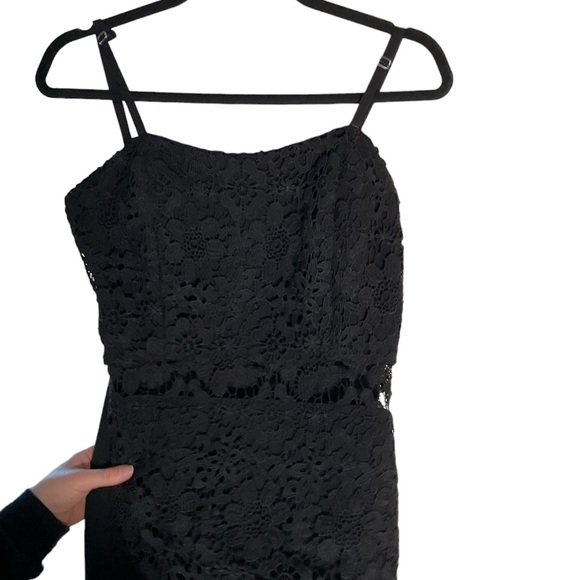 Dresses & Skirts - BLACK LACE DRESS